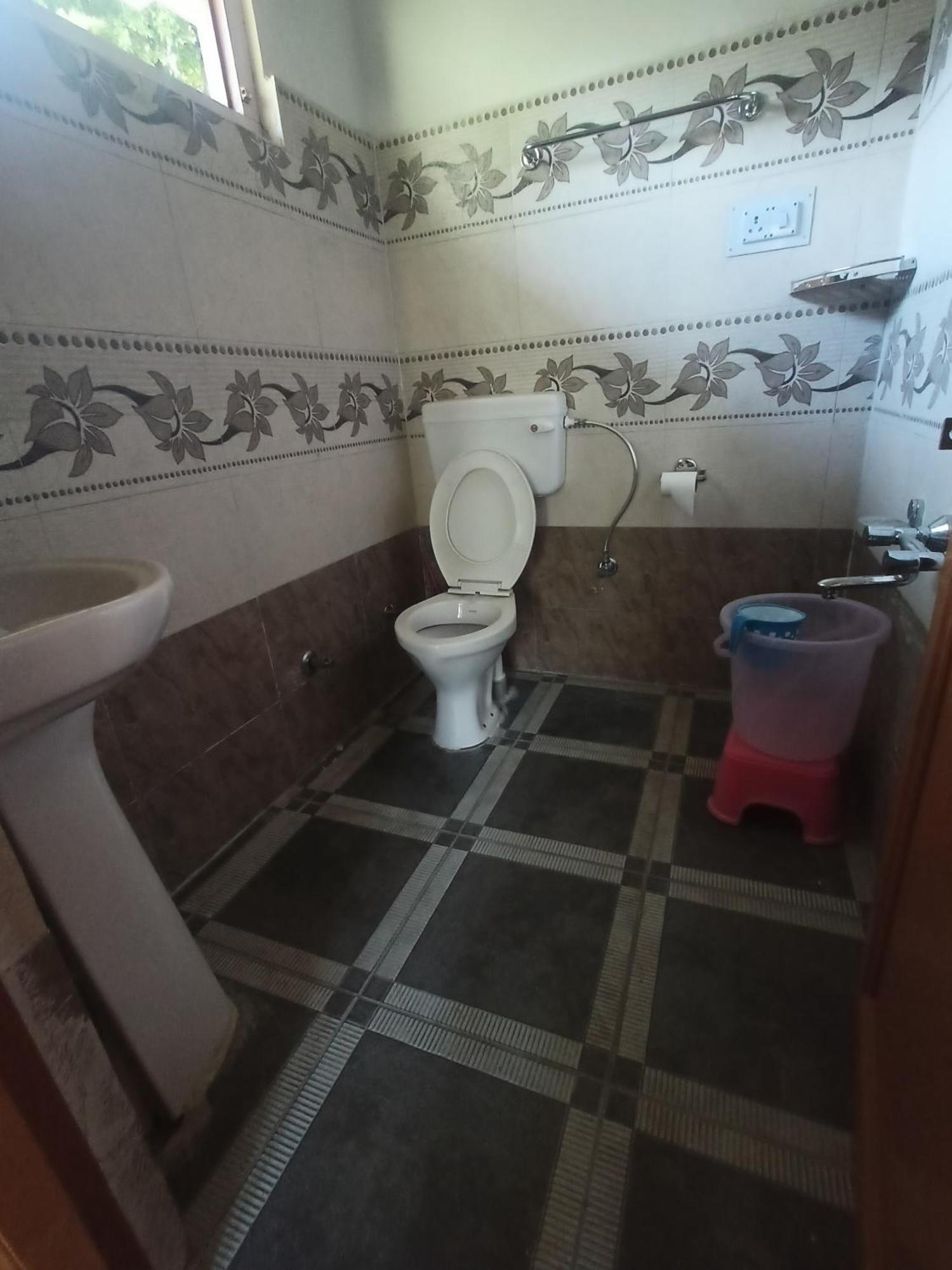Tirthan Hilltop Home Stay Banjār Exterior photo