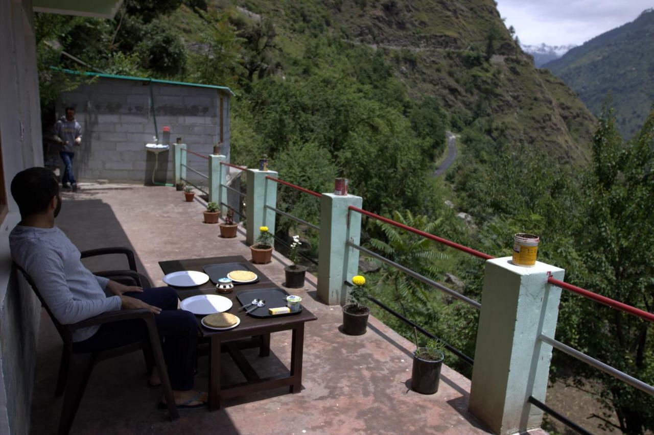 Tirthan Hilltop Home Stay Banjār Exterior photo