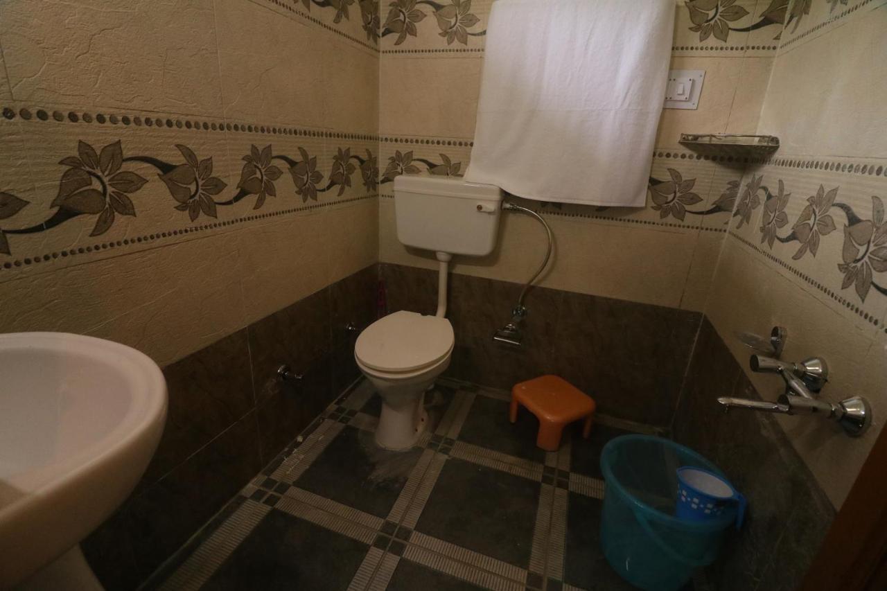 Tirthan Hilltop Home Stay Banjār Exterior photo