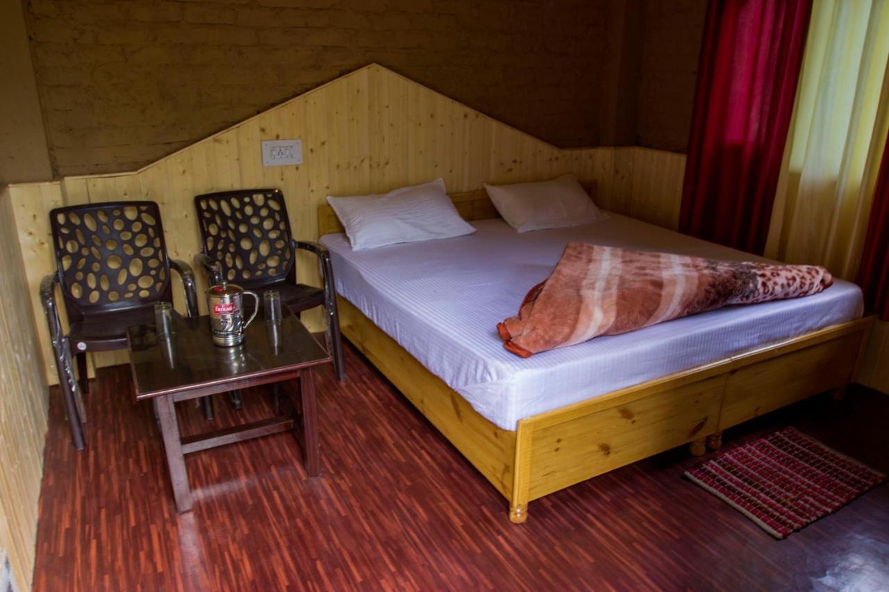 Tirthan Hilltop Home Stay Banjār Exterior photo