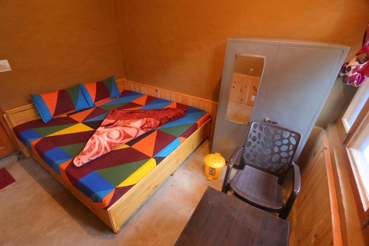Tirthan Hilltop Home Stay Banjār Exterior photo