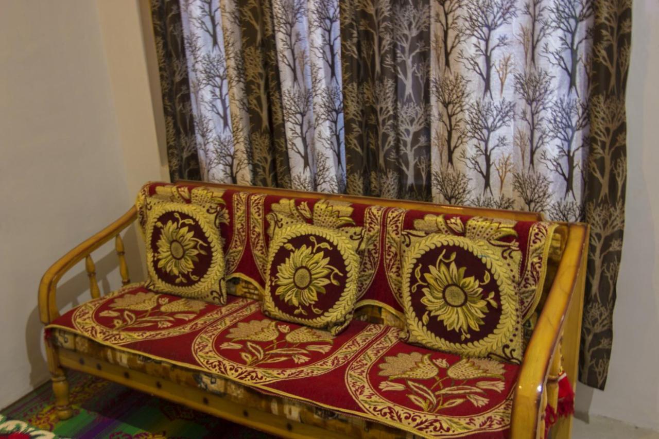Tirthan Hilltop Home Stay Banjār Exterior photo