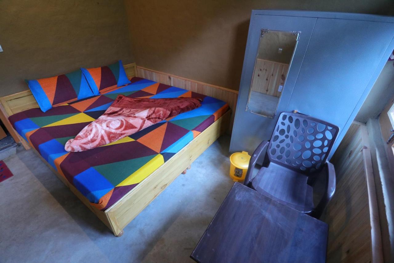 Tirthan Hilltop Home Stay Banjār Exterior photo